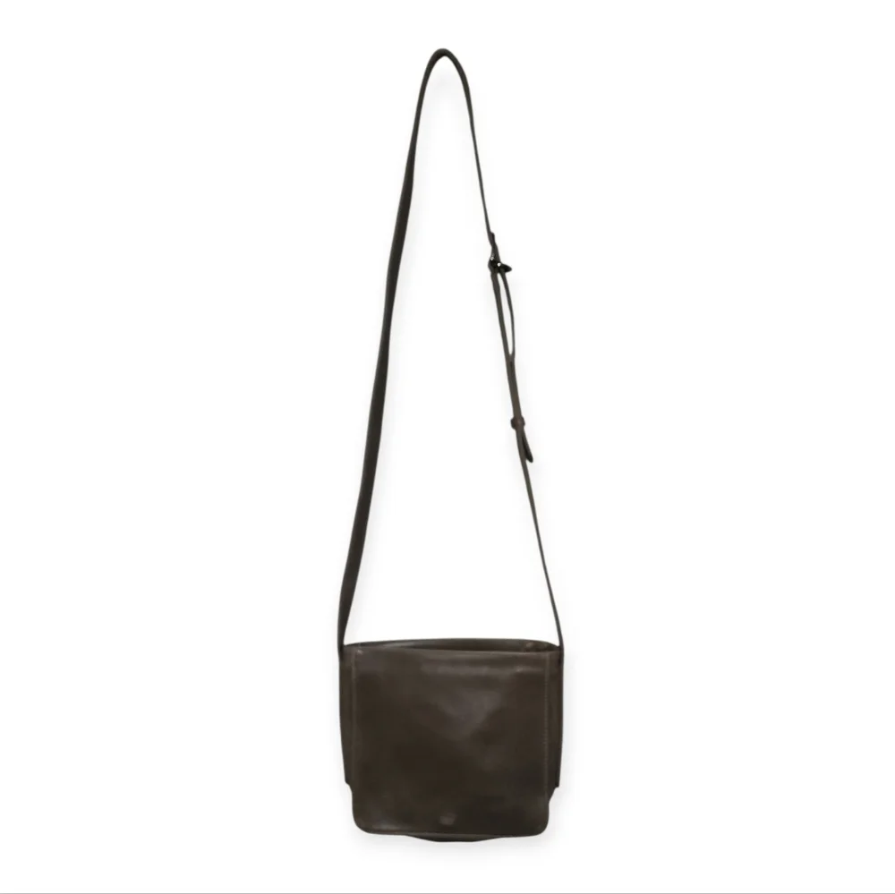 Matt & Nat Grey Vegan Crossbody With Adjustable Shoulder Strap Purse - Picture 4 of 9